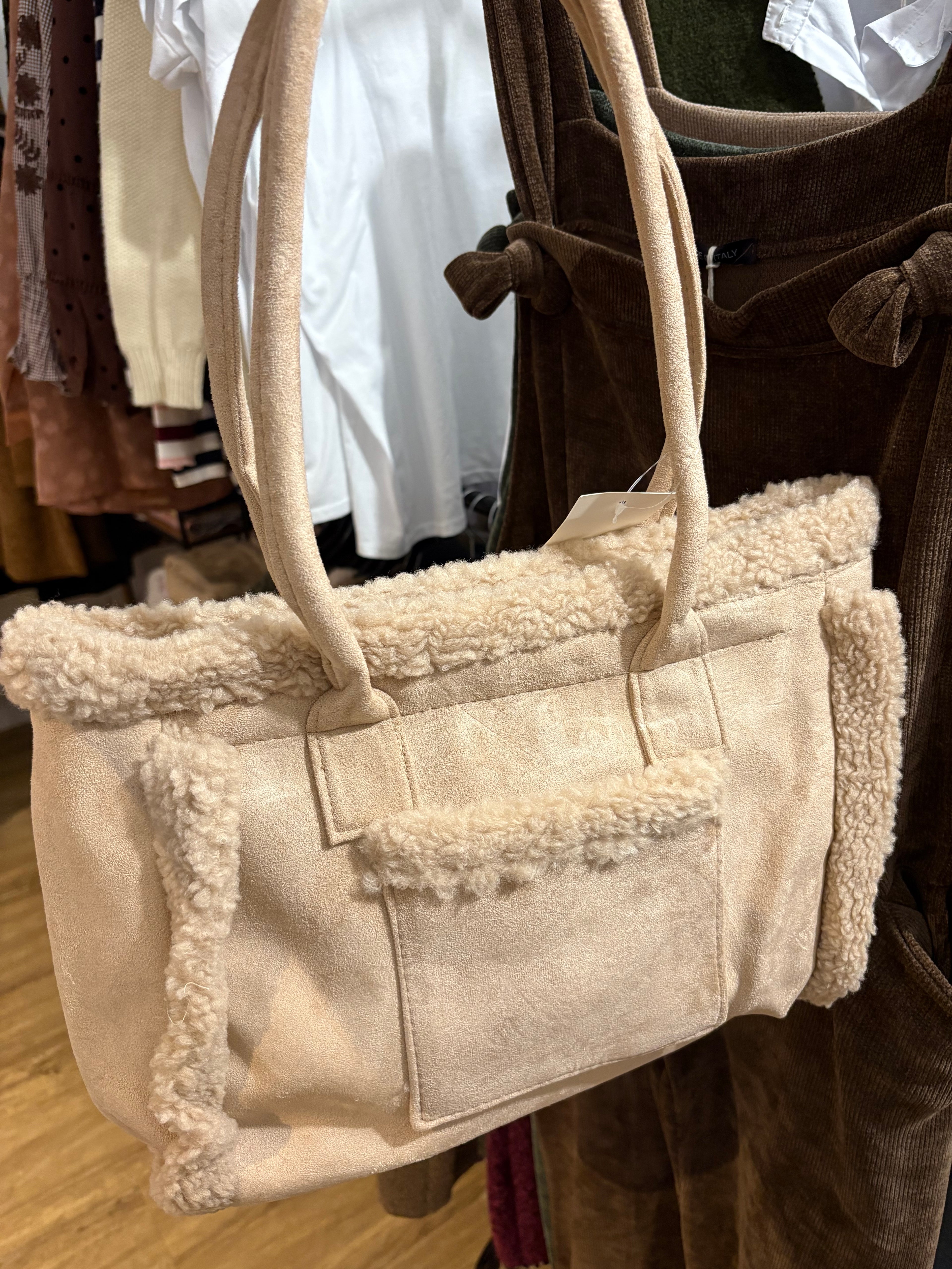 Sac daim grand 38x32cm