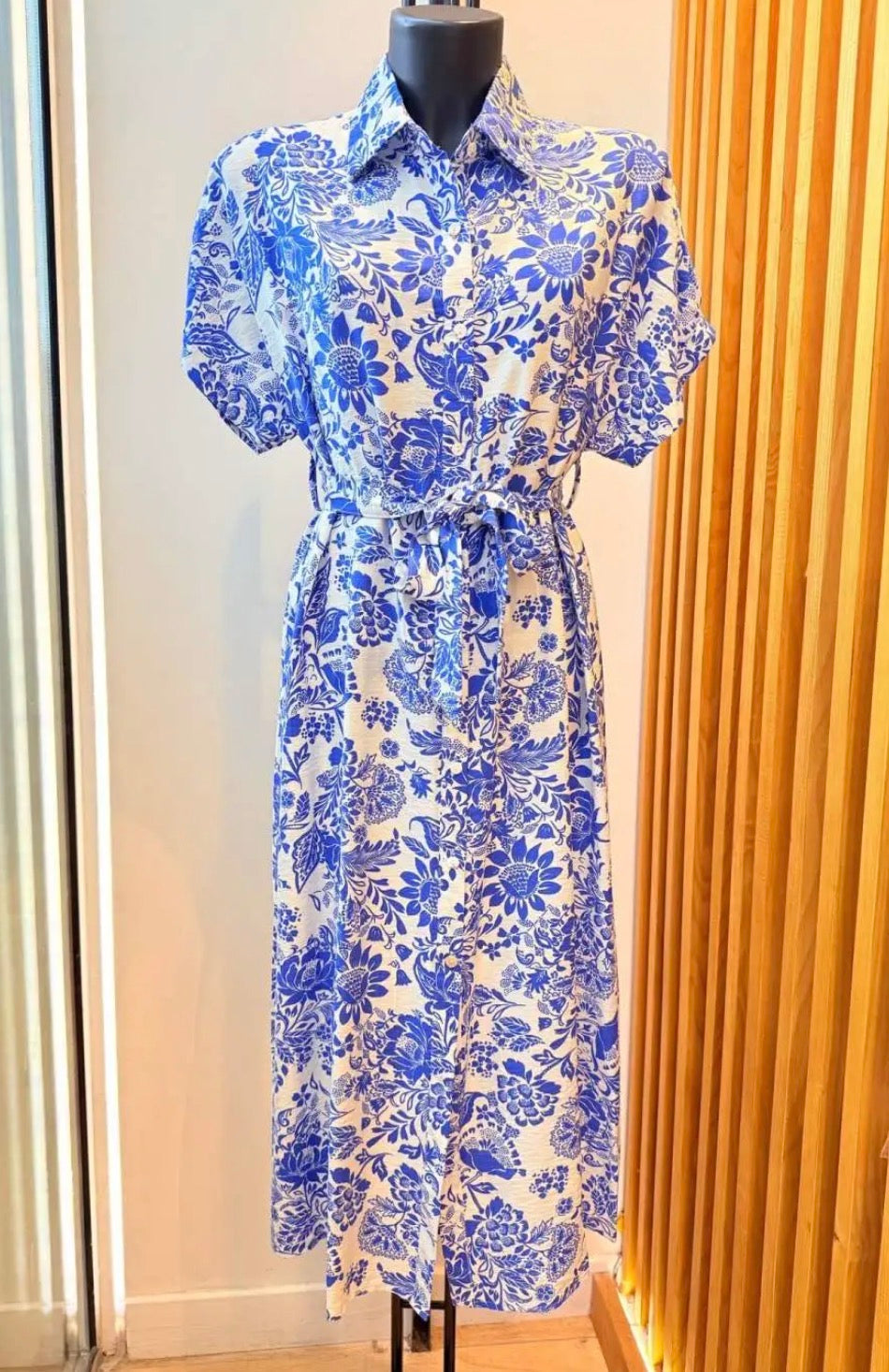 Robe mi-longue