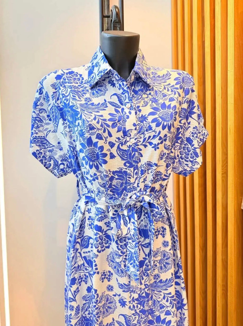 Robe mi-longue