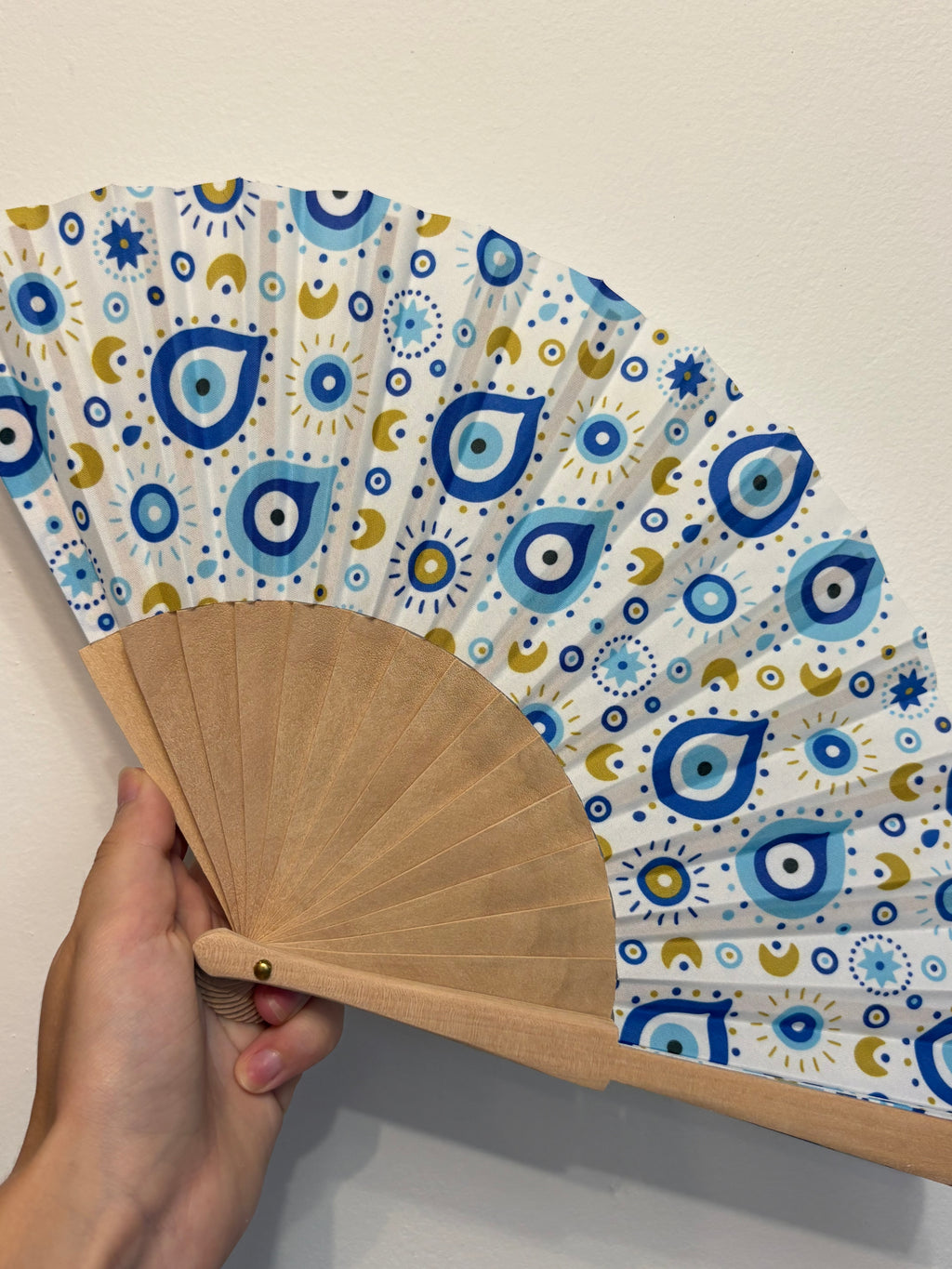 Éventail œil bleu
