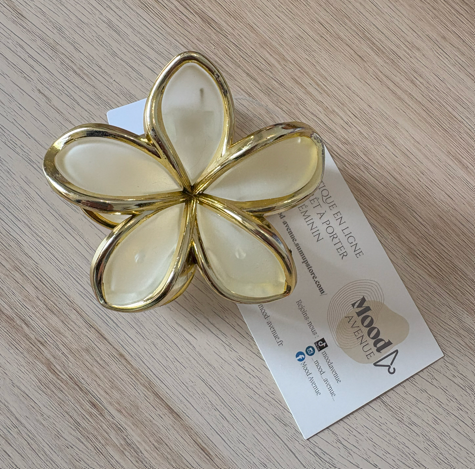 Pince à cheveux fleur avec liseré doré