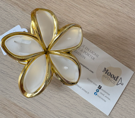Pince à cheveux fleur avec liseré doré